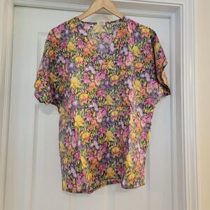 Floral scrub top spring Easter size medium